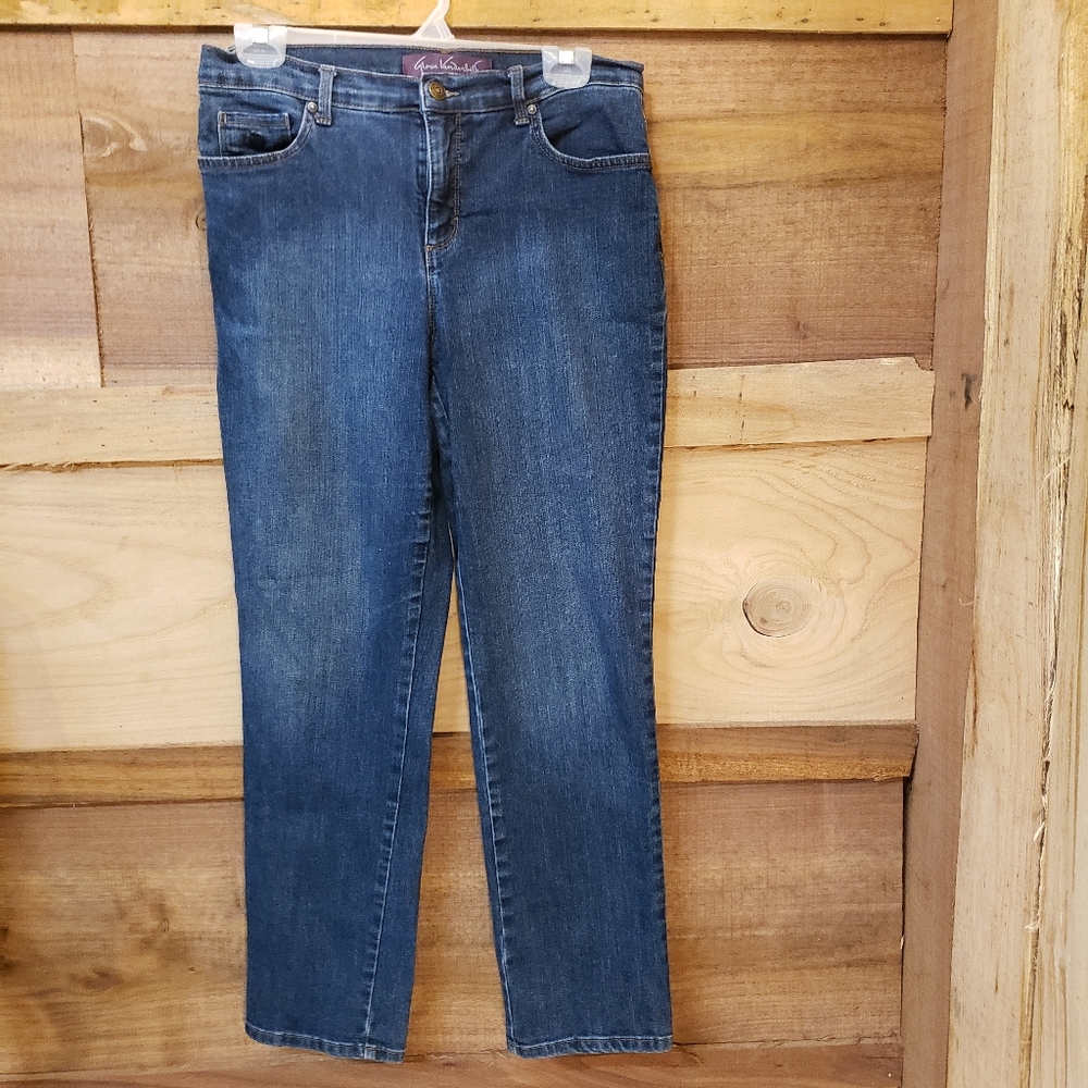 Ladies size 8 Gloria Vanderbilt jeans